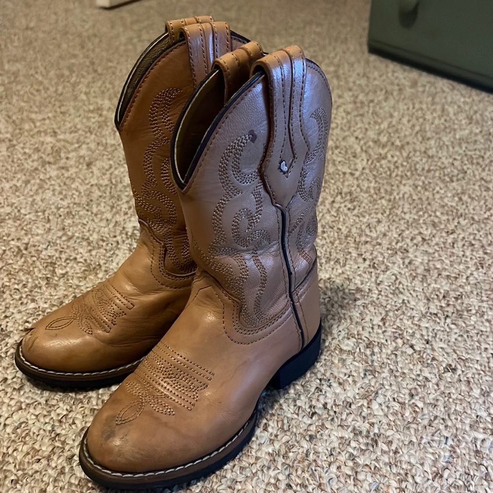Girls tan cowgirl boots